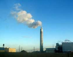 Waste-to-energy smokestack in Detroit (Photo by Gyre)